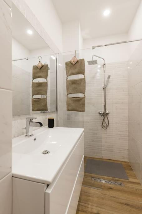 Joy City Stay Piatra Craiului 8 Temešvár Exteriér fotografie